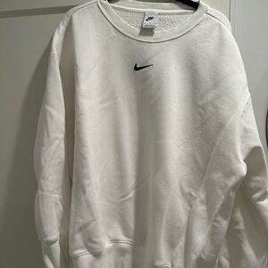 Nike White Crewneck Sweater Classic Design